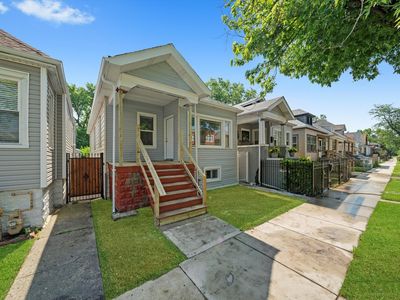 6811 S Claremont Ave