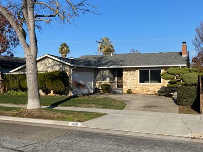 1669 Forman Ave