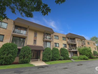 4660 N Austin Ave APT 210