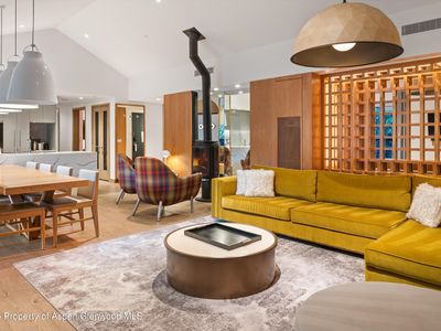 550 S Spring St #F10-1-10