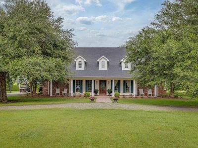 226 Oak Ln