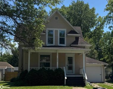 704 W Summit Ave