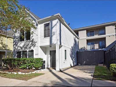 2007 Bailey St