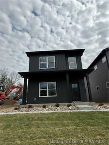 118 E Steel Avenue