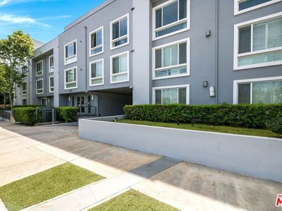 10878 Bloomfield St #406