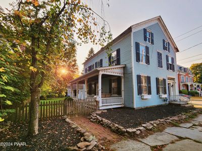 1322 N Main St