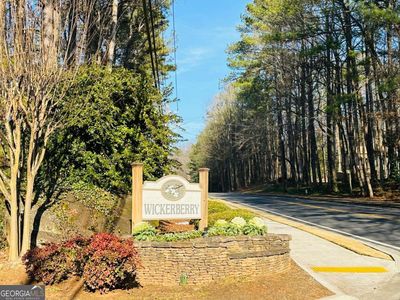 320 Wickerberry Ln