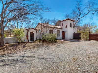 809 Ridgecrest Dr SE