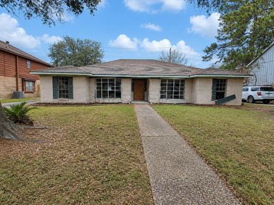 5118 Lawn Arbor Dr