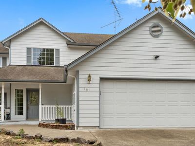 161 NW Elderberry Ln