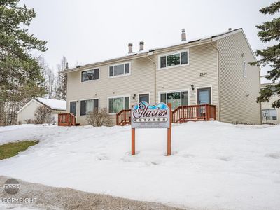 2200 Glacier St APT 104