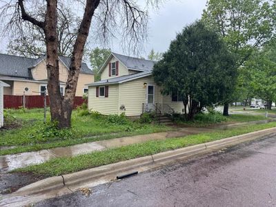 605 Division St W