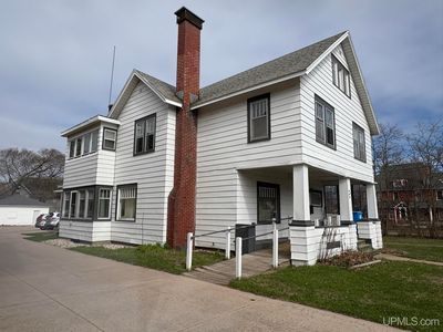 321 N Front St