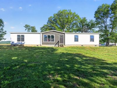 886 E Calvary Rd