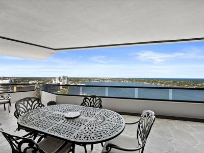 100 Lakeshore Drive #2156