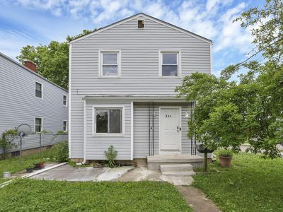 112 Columbian Ave