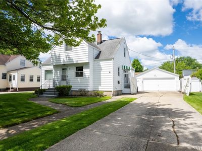 44 Warren Ave