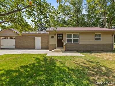 207 W Maple St