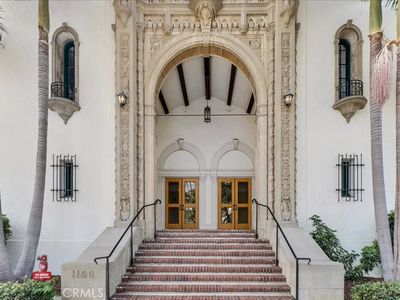 1100 E 3rd St APT 204