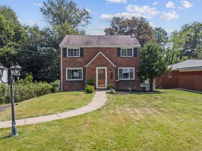 1528 Williamsburg Pl