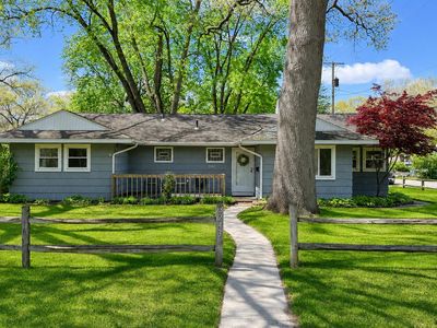 3243 Elmont Rd