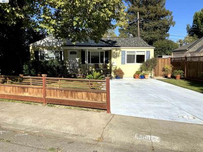 1066 Maple Ave