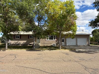 Property at 412 Central Ave N, Beulah, ND