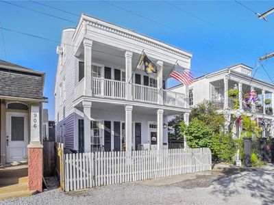 910 Pleasant St