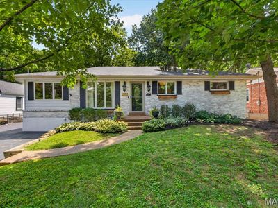 1126 Des Peres Ave