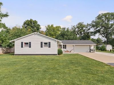 Property at 4 Cherry Ln, Villa Grove, IL