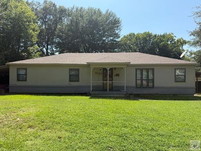 4123 Main St