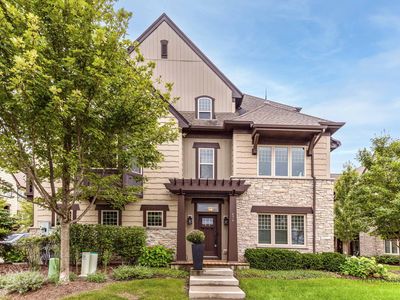 Property at 636 Parkside Ct, Libertyville, IL