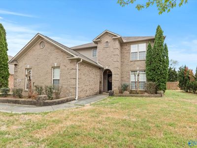 105 Sam Houston Cir NW