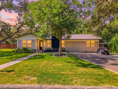 227 W HIGHLAND DR