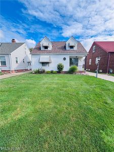 Property at 7704 Dartworth Dr, Parma, OH