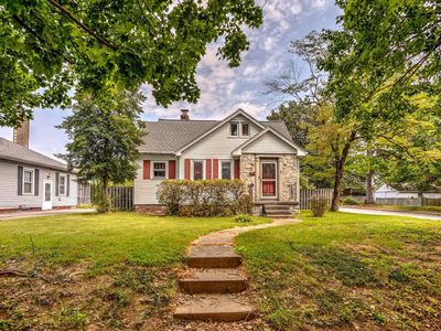 916 S Villa Dr