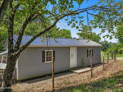 100 County Road 904