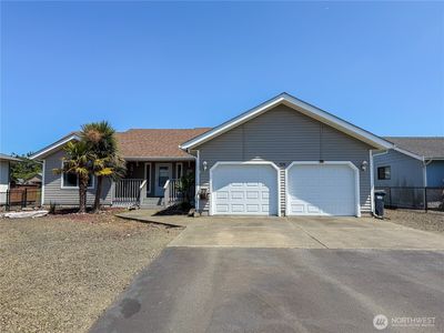 526 Canal Drive NE