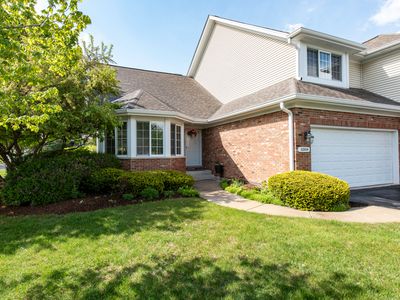 Property at 32958 N Stone Manor Dr, Grayslake, IL
