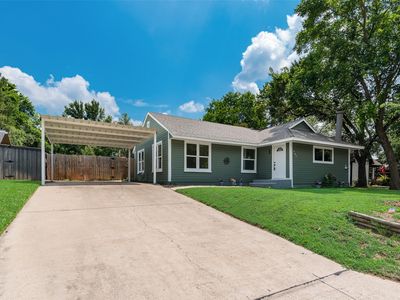 Property at 505 W Linden St, Ennis, TX