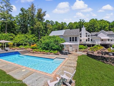 1115 Lily Lake Rd
