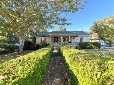 11 Dwight Rd
