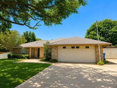 3313 Lakeview Dr