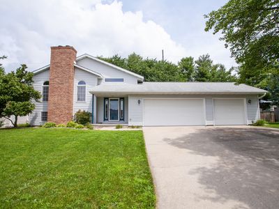 606 Carriage Hills Rd