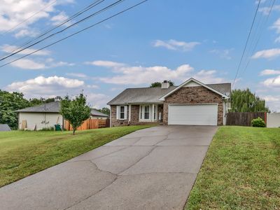 203 Parrot Dr