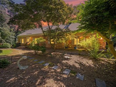 1360 Little Neck Rd