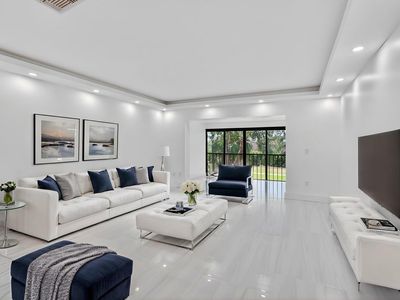 9272 Vista Del Lago #28F