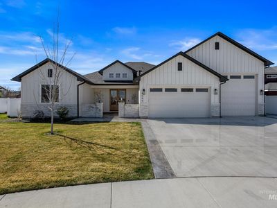 4045 Whistling Heights Way