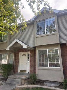 914 N Main St