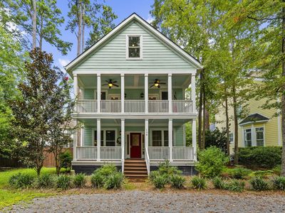 108 Lowndes Ln